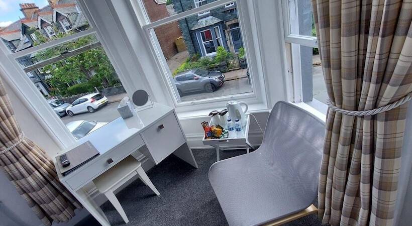 مبيت وإفطار Squirrel Lodge