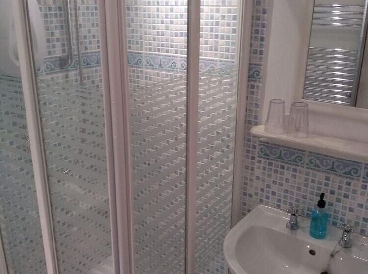 مبيت وإفطار Squirrel Lodge