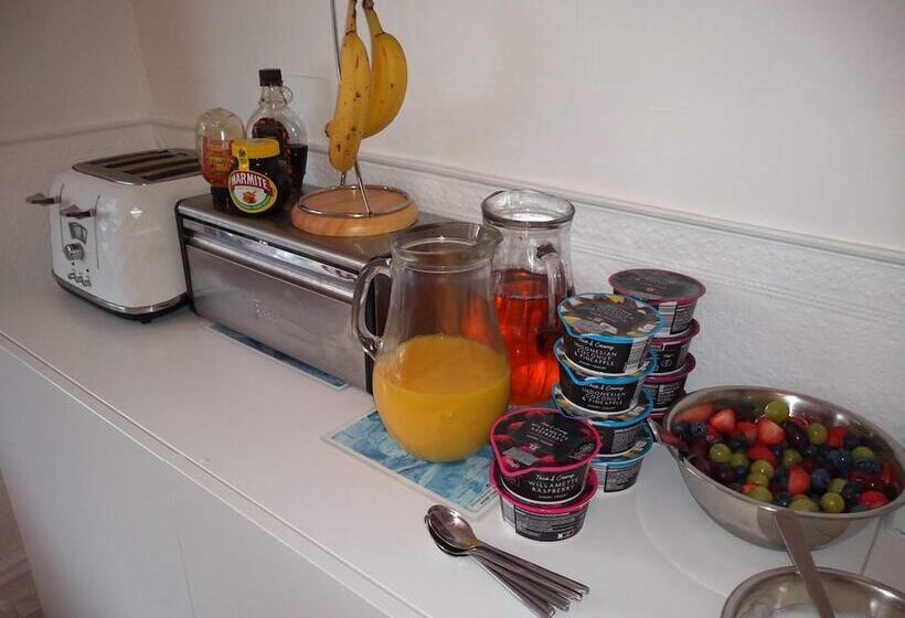 مبيت وإفطار Squirrel Lodge