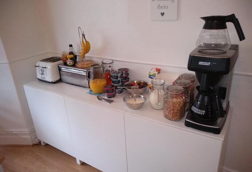 مبيت وإفطار Squirrel Lodge