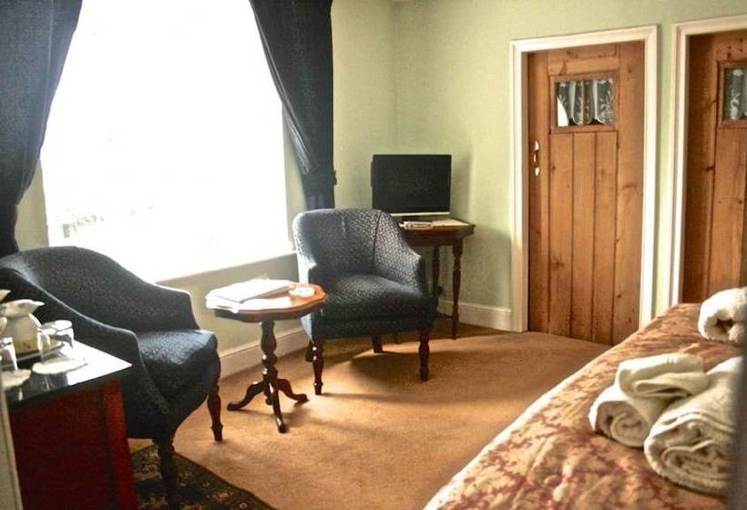 Clotworthy House Bed & Breakfast