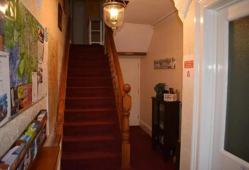 تختخواب و صبحانه Cragside Guest House
