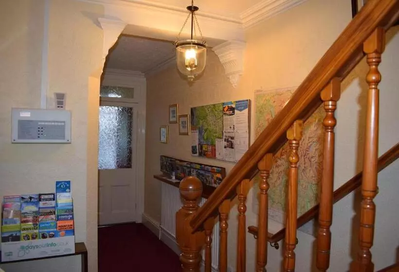 تختخواب و صبحانه Cragside Guest House