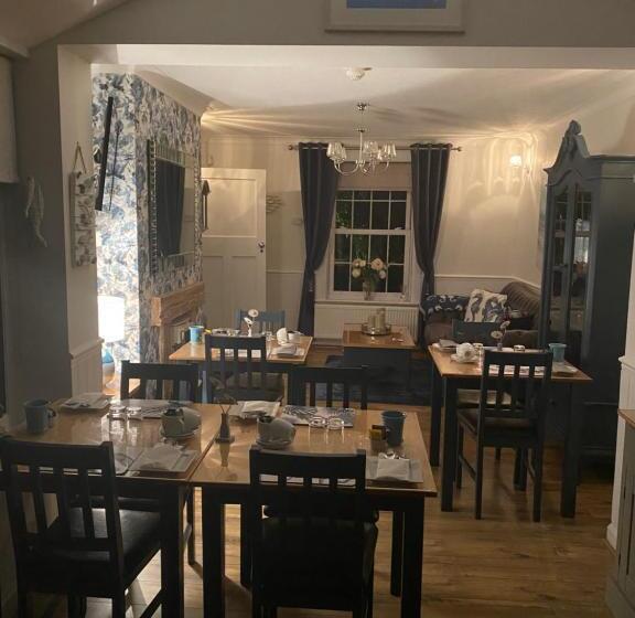 Downsfield Bed And Breakfast