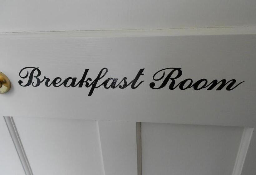 Downsfield Bed And Breakfast