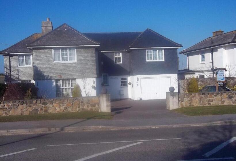 Downsfield Bed And Breakfast