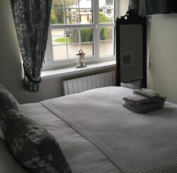 Downsfield Bed And Breakfast