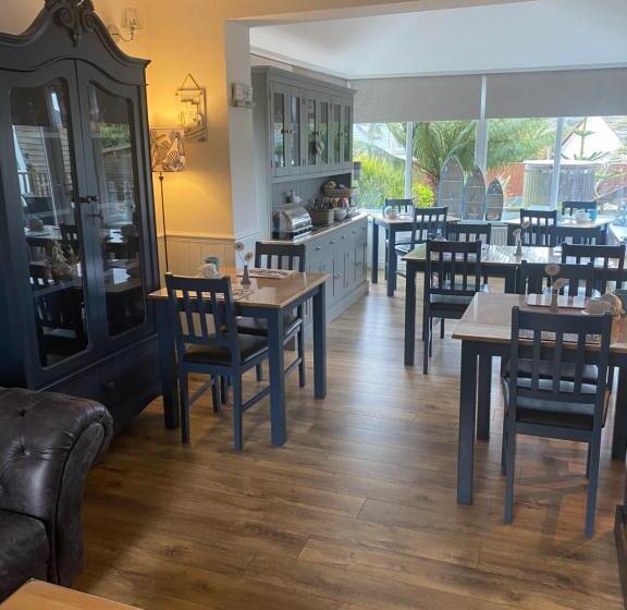 Downsfield Bed And Breakfast