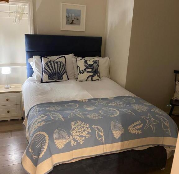 Downsfield Bed And Breakfast