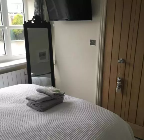 Downsfield Bed And Breakfast