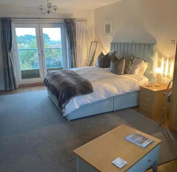 Downsfield Bed And Breakfast