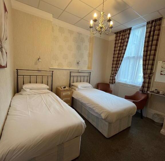 Отель Haddon Hall