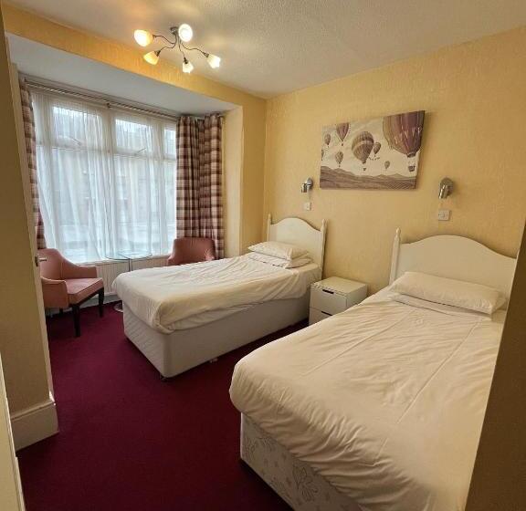 Отель Haddon Hall