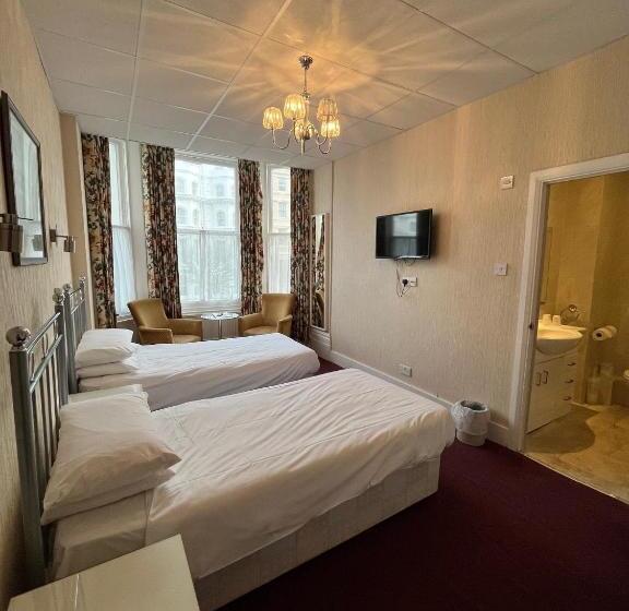 Отель Haddon Hall