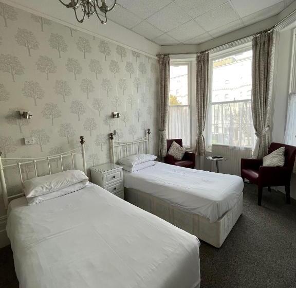 Отель Haddon Hall