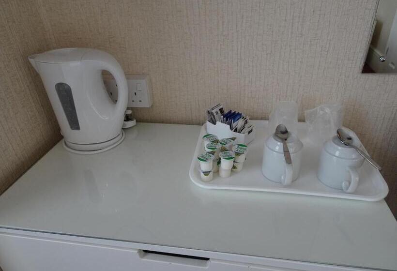 Отель Haddon Hall