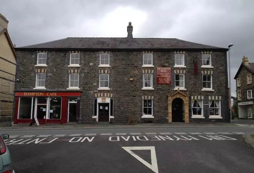Hampton Hotel & Restaurant