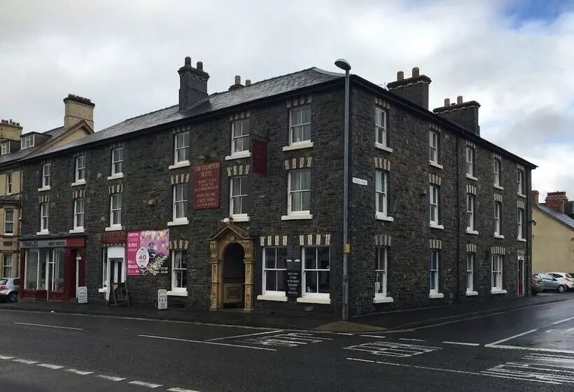 Hampton Hotel & Restaurant