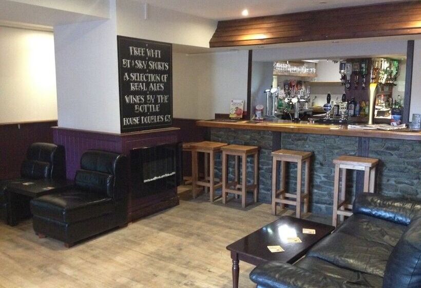 Hampton Hotel & Restaurant