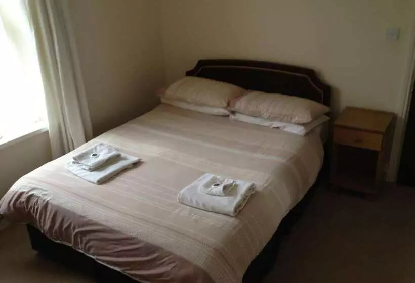 Hampton Hotel & Restaurant