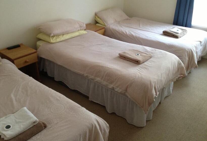 Hampton Hotel & Restaurant