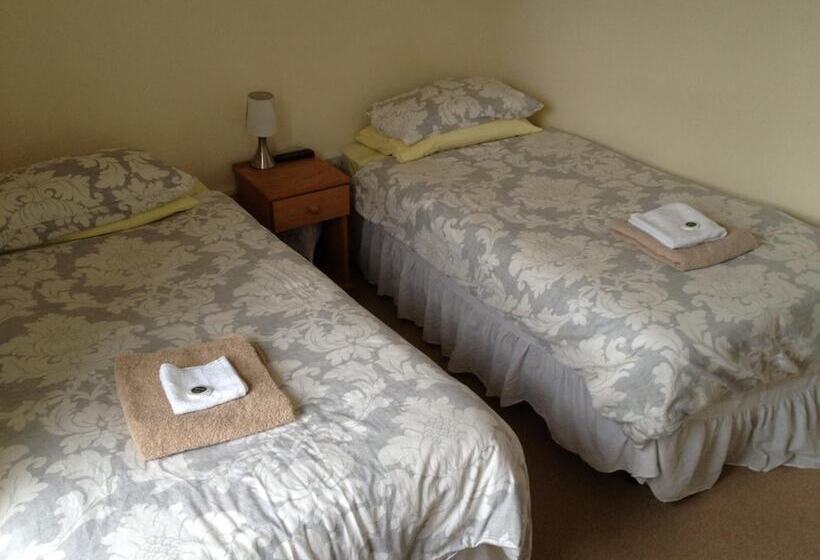 Hampton Hotel & Restaurant