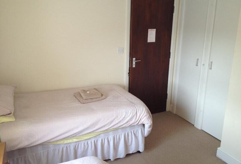 Hampton Hotel & Restaurant