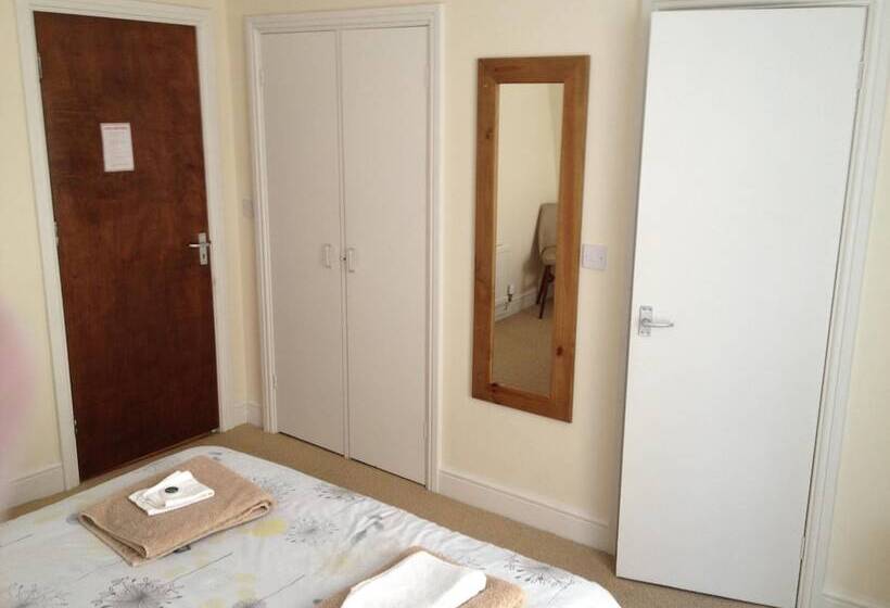 Hampton Hotel & Restaurant