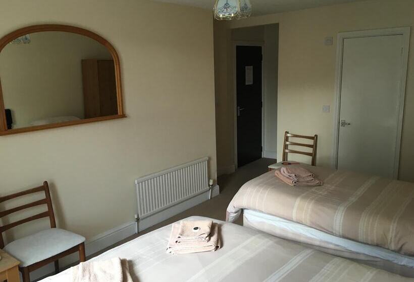 Hampton Hotel & Restaurant