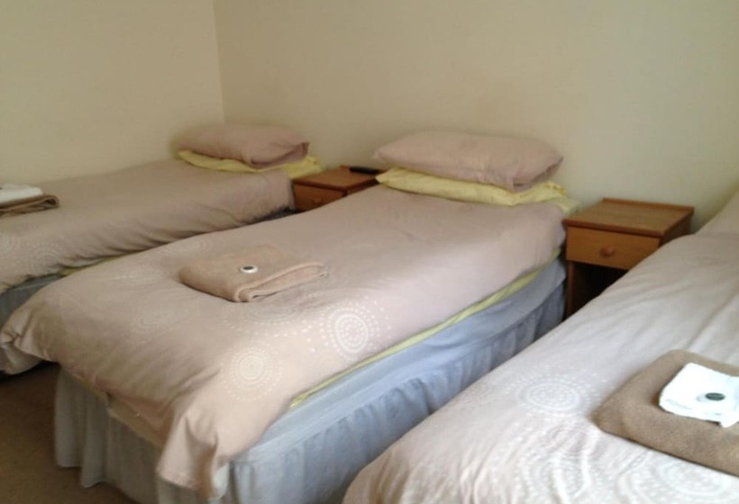 Hampton Hotel & Restaurant