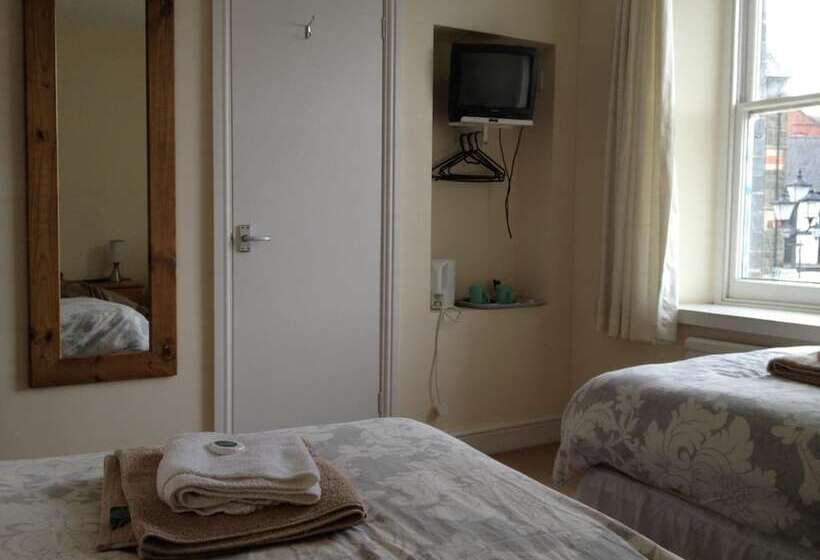 Hampton Hotel & Restaurant