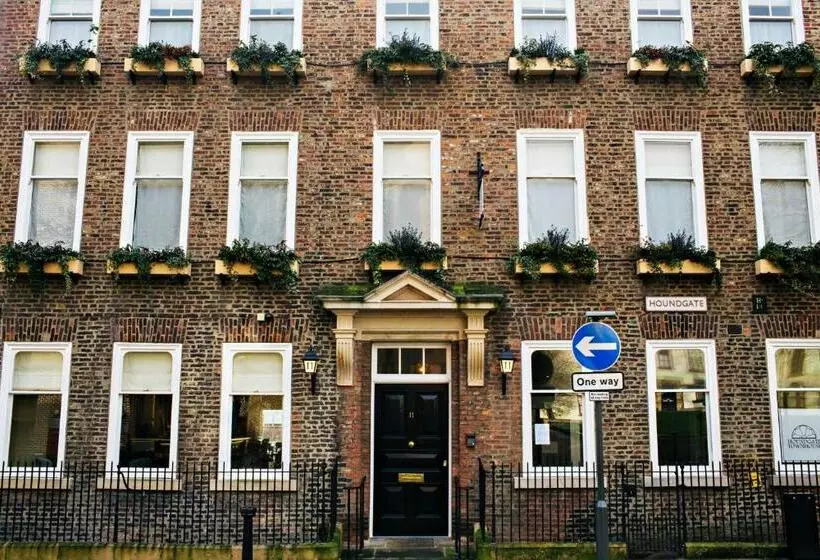 هتل Houndgate Townhouse
