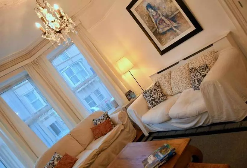 هاستل Portrush Townhouse