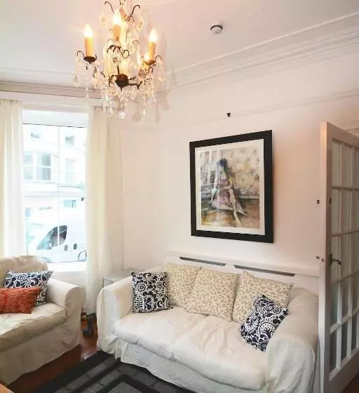 هاستل Portrush Townhouse