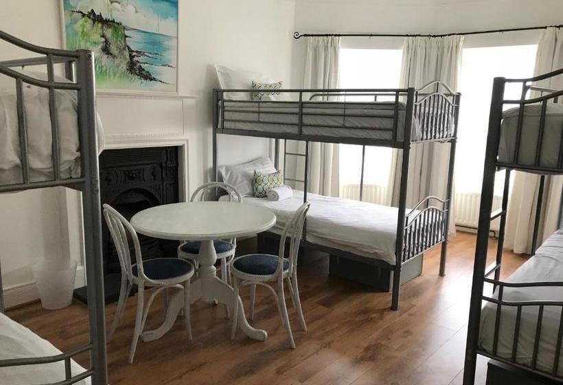 הוסטל Portrush Townhouse