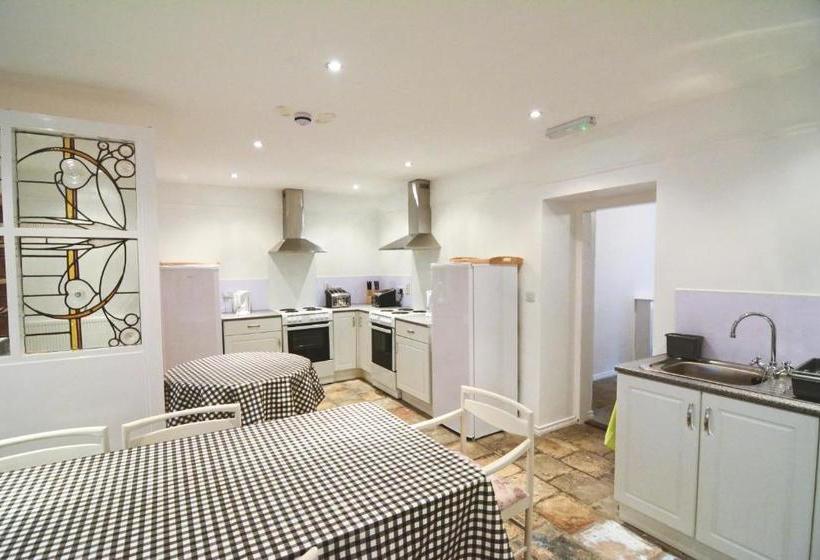 הוסטל Portrush Townhouse