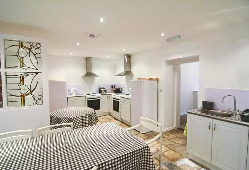 هاستل Portrush Townhouse