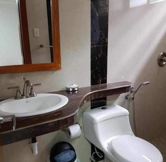 ユースホステル Apart Guayaquil Aeropuerto