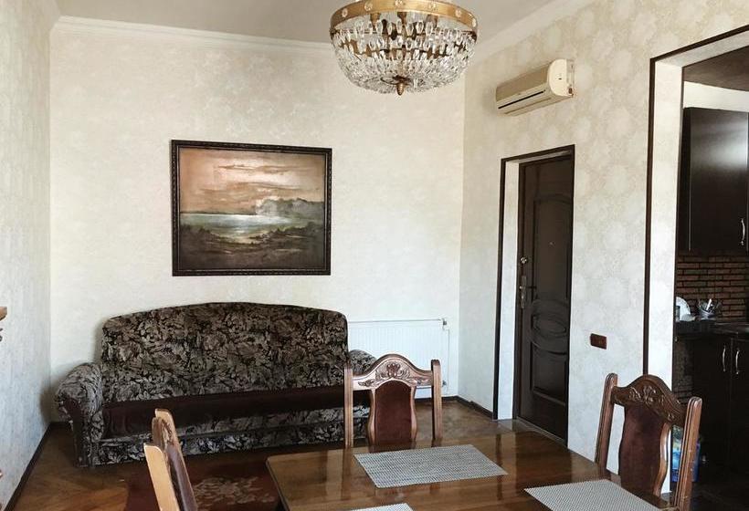 هاستل Eka Guest House