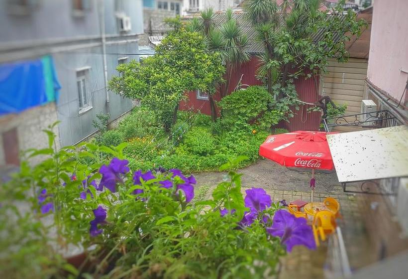 هاستل Eka Guest House