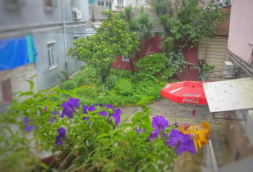 هاستل Eka Guest House
