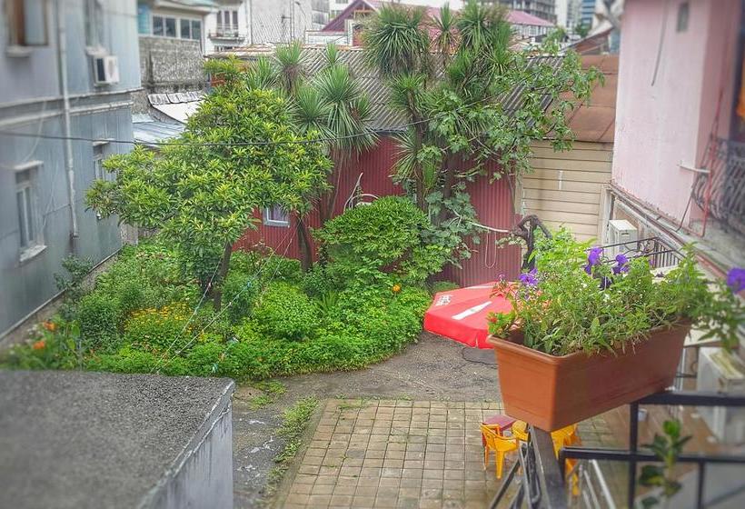 هاستل Eka Guest House