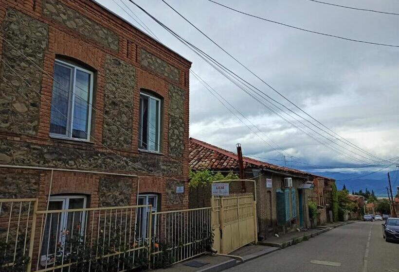 هاستل Guesthouse Lilia &wine Celler