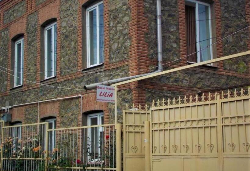 هاستل Guesthouse Lilia &wine Celler