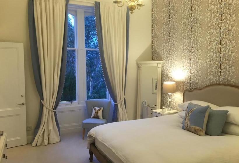 تختخواب و صبحانه Claremont House