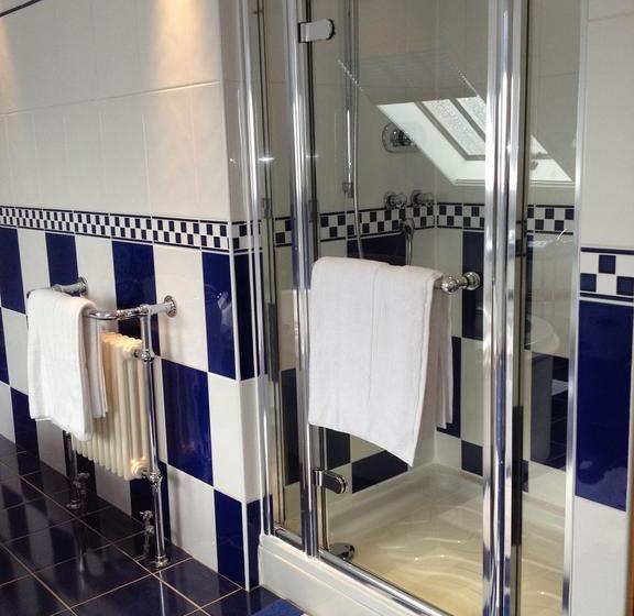 تختخواب و صبحانه Claremont House