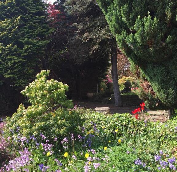 تختخواب و صبحانه Claremont House