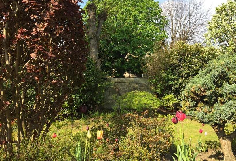 تختخواب و صبحانه Claremont House