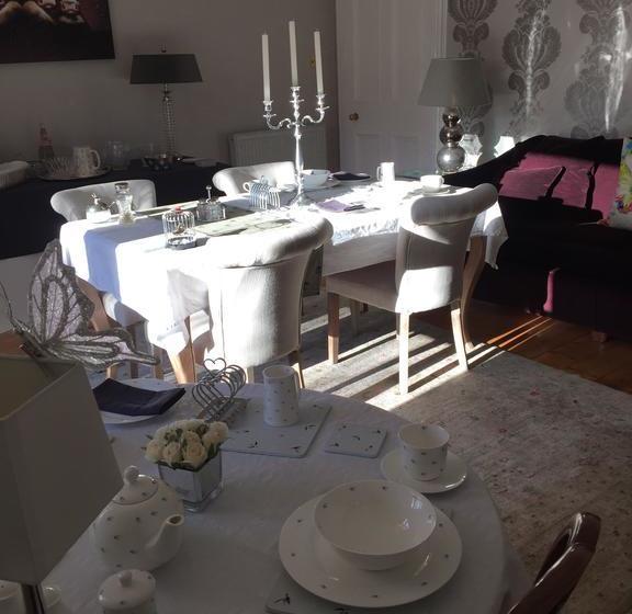 تختخواب و صبحانه Claremont House