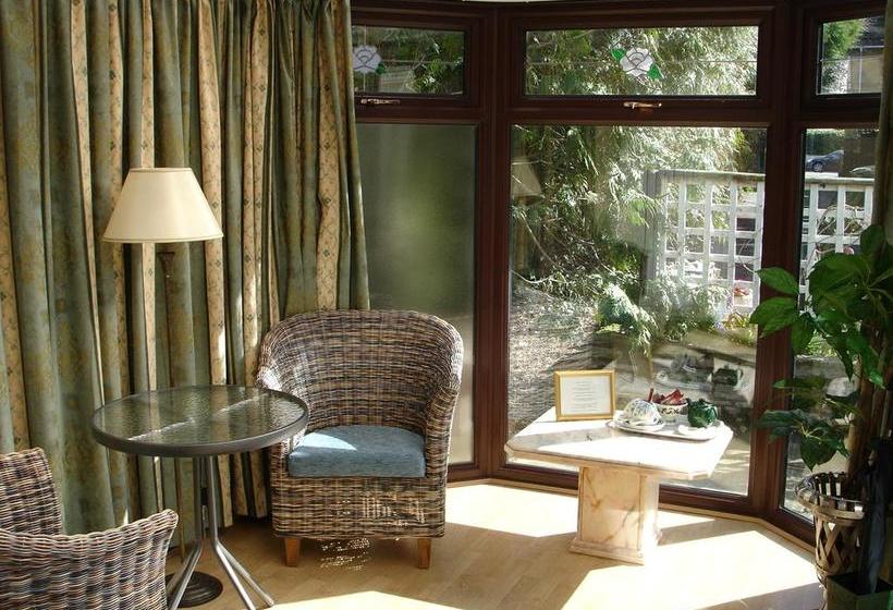 تختخواب و صبحانه Coach House Cottage